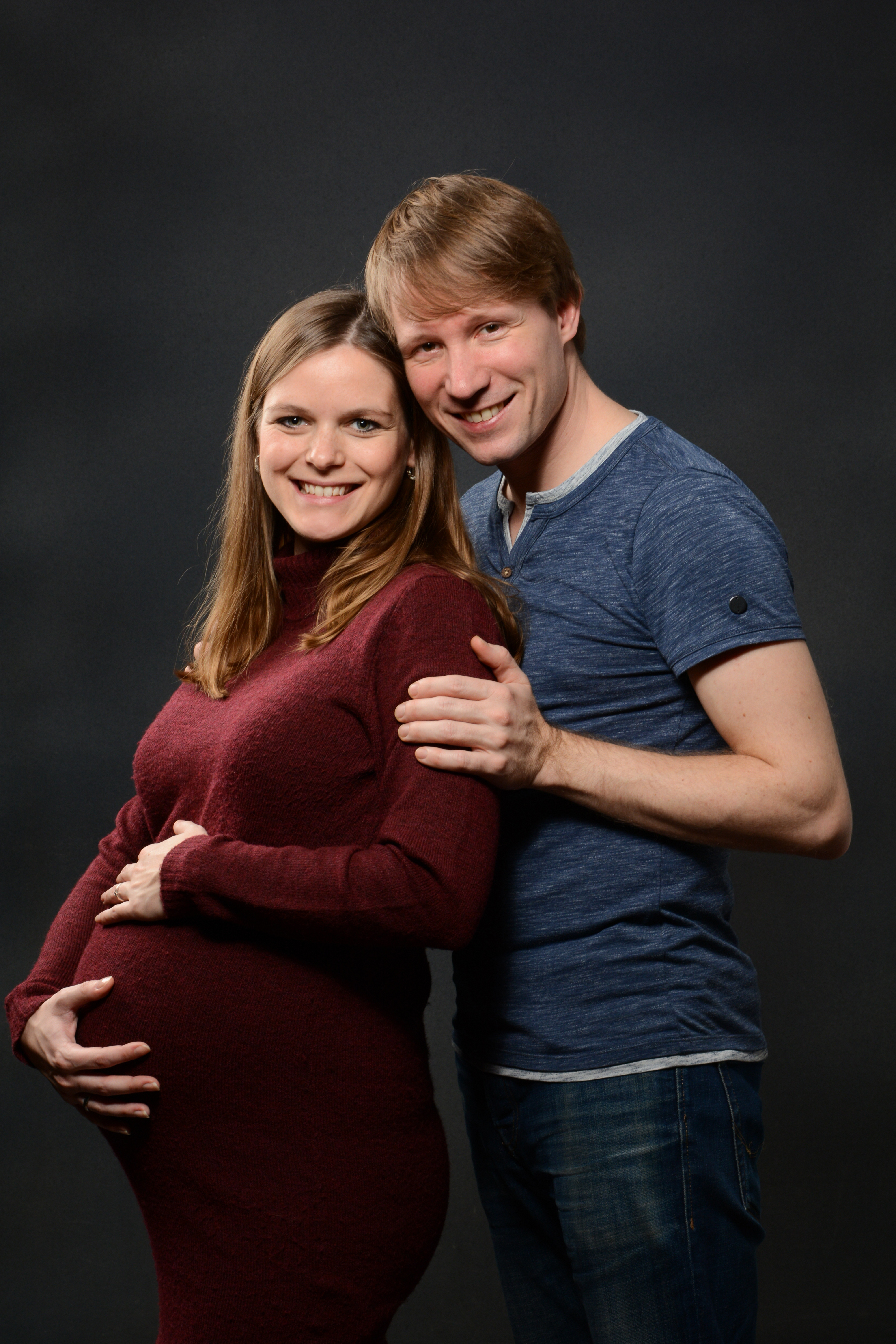 Brinja und Julian – werdende Eltern, die Mitten ins Herz zur Baby-Party geschenkt bekommen haben. Eine emotionale Erinnerung voller persönlicher Worte und liebevoller Botschaften, die ihre Familie und Freunde für die Ewigkeit festgehalten haben.